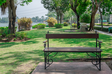 Fototapeta premium A seat in public park