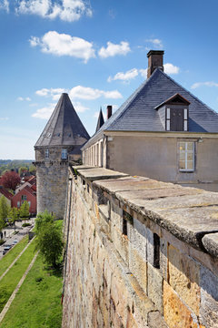 Wehrgang und Batterieturm der Burg Bentheim