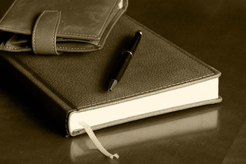 set of men diary wallet watches