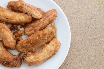 Sweeten fried bananas in plate