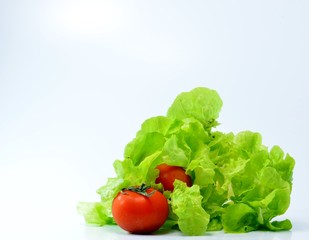 insalata e pomodori biologici