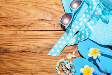 beach hat, sunglasses,flip-flops