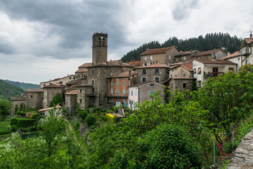 Fototapeta premium Village Antraigues-sur-Volane