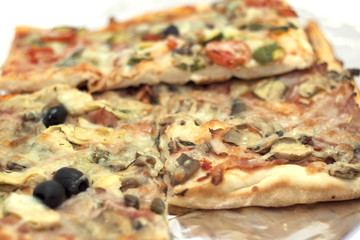 trancio di pizza farcita