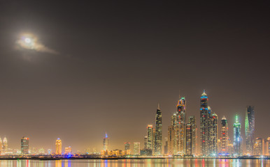 Obraz premium Dubai marina skyscrapers during night hours