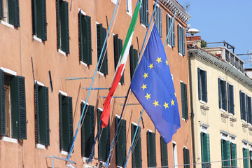 Fototapeta premium Italian And European Union Flag