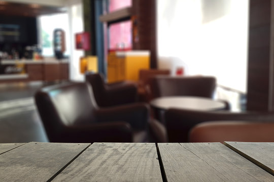 Blurred background : Beautiful interia coffee shop
