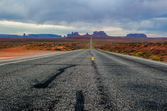 Long road in Utah valley
