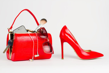 Beautiful handbag with women's accessories. - 83697595