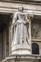Monument of Queen Anne in front of St. Paul's Cathedral, London.