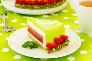 Cake with vanilla yogurt and strawberry mousse  