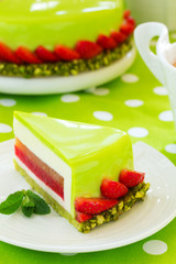 Cake with vanilla yogurt and strawberry mousse  