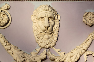 Fototapeta na wymiar bas-relief of a lion on the wall