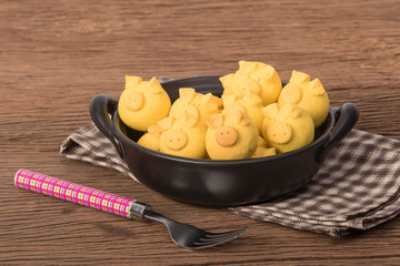 fancy cookies in black bowl