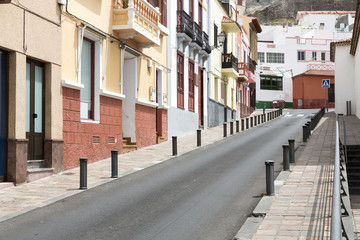 Fototapeta na wymiar Malerische Straße in San Sebastian auf La Gomera