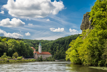 Fototapeta na wymiar Kloster Weltenburg bei Kehlheim im Donaudurchbruch