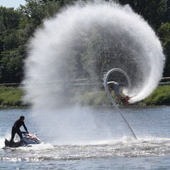 Flyboarding - jump.
