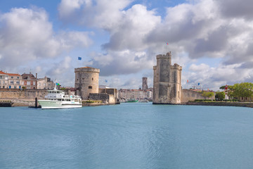 Fototapeta na wymiar Les Tours de la Rochelle