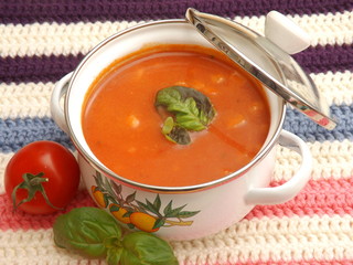 Tomatensuppe im Kochtopf