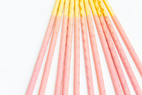 Japanese snack food biscuit stick strawburry coated 