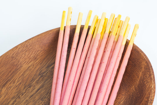 Japanese snack food biscuit stick strawburry coated 