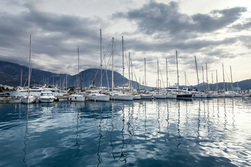 Fototapeta premium Beautiful yachts in bay