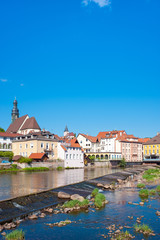 Naklejka premium Altstadt Gernsbach mit Fluss Murg und Sankt Jakobskirche