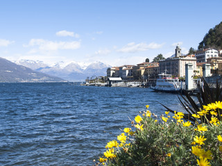 Fototapeta premium Dock of Bellagio with nineteenth-century historic homes.