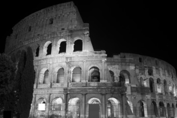 Fototapeta na wymiar coliseum at night