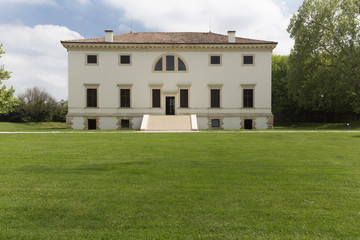 Fototapeta na wymiar Villa Pisani Bonetti ( Bagnolo )