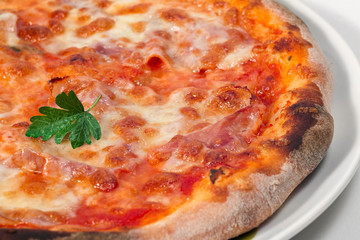 margherita italian pizza
