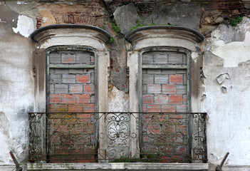 Old windows in Lisbon
