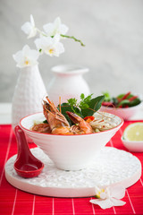 Tom yum soup