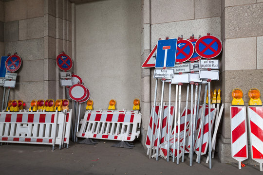 Verkehrsschilder Lagerung