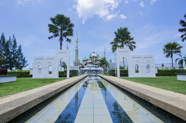 Naklejka premium Crystal Mosque or Masjid Kristal in Kuala Terengganu, Terengganu