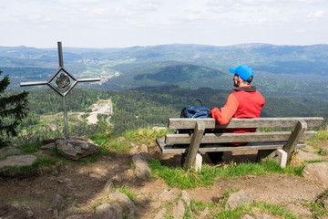 Wanderer an Rastplatz