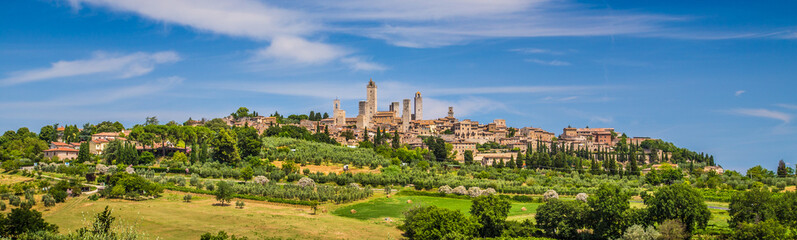 Medieval town of San Gimignano, Tuscany, Italy - obrazy, fototapety, plakaty