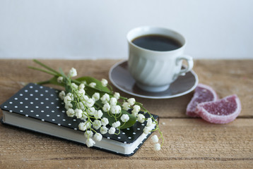 натюрморт с ландышами