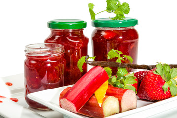 Jam from strawberries, rhubarb and vanilla