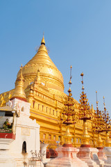 Naklejka premium Golden Shwezigon pagoda in Myanmar