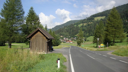 alpejska droga w austriackiej Karyntii - 83855328