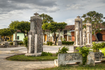 Fototapeta na wymiar Park near a Church in Granada, Nicaragua