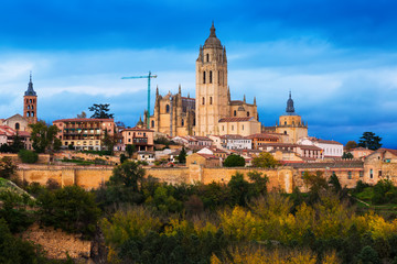 Fototapeta na wymiar twilight view of Segovia Cathedral