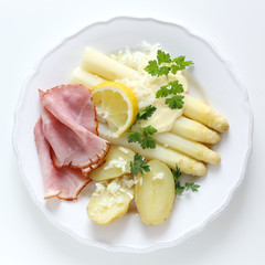 Spargel mit Kartoffeln und Sauce Hollandaise 