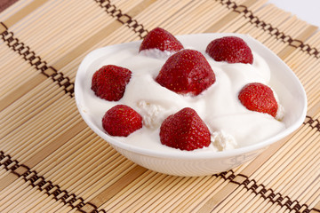 Strawberries with cream cheese and sour cream