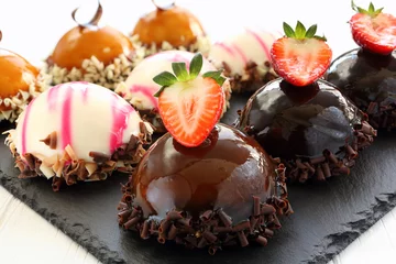 Cercles muraux Dessert Tray with delicious catering cakes