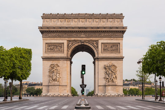 Arc de Triomphe/Arch of Triumph in Paris
