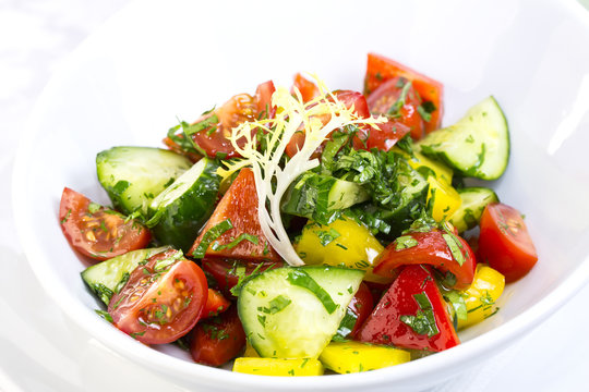 vegetable salad cucumber tomato pepper