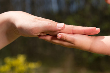 Handflächen berühren