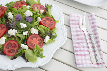 Pflücksalat mit Ziegenkäse